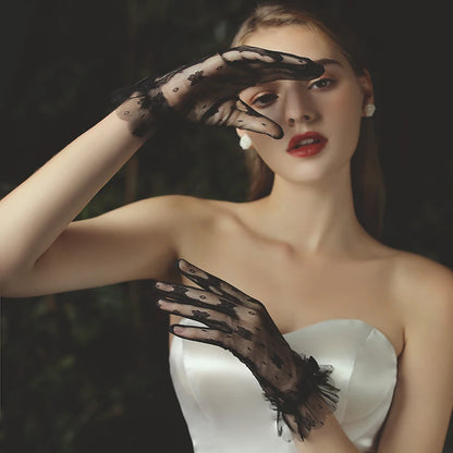 Gants courts de mariage élégants, en Tulle respirant, avec des appliques en dentelle, à volants noirs