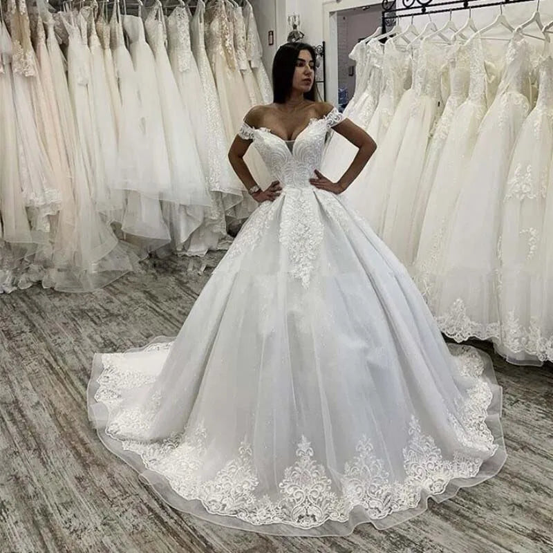 Robe de Rhde luxe avec appliques en dentelle