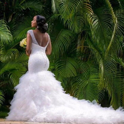 Robes de mariée de luxe en dentelle perlée strass col en V sirène blanc