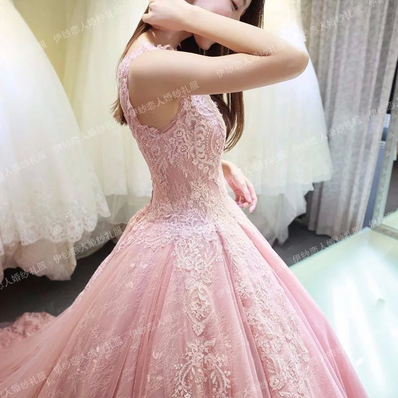 Robe de mariée princesse rose, sans manches, en dentelle appliquée