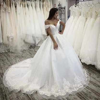 Robe de Rhde luxe avec appliques en dentelle