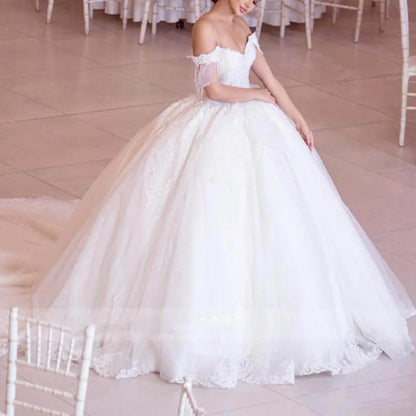 Robe de mariée de luxe en dentelle perlée, magnifique, épaules dénudées, en Tulle