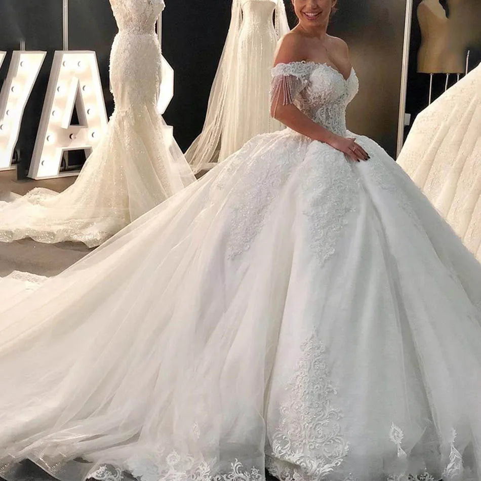 Robe de mariée de luxe en dentelle perlée, magnifique, épaules dénudées, en Tulle