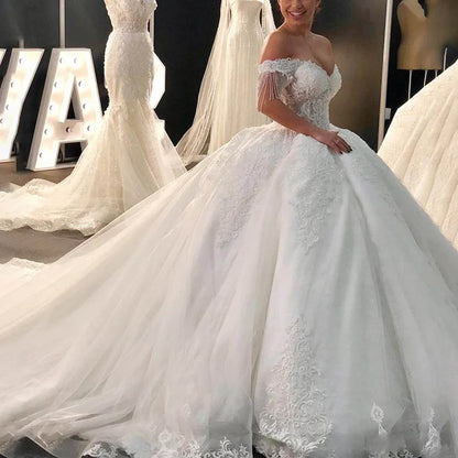 Robe de mariée de luxe en dentelle perlée, magnifique, épaules dénudées, en Tulle