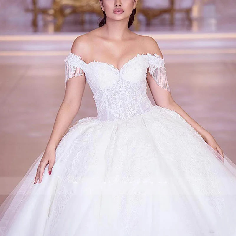 Robe de mariée de luxe en dentelle perlée, magnifique, épaules dénudées, en Tulle