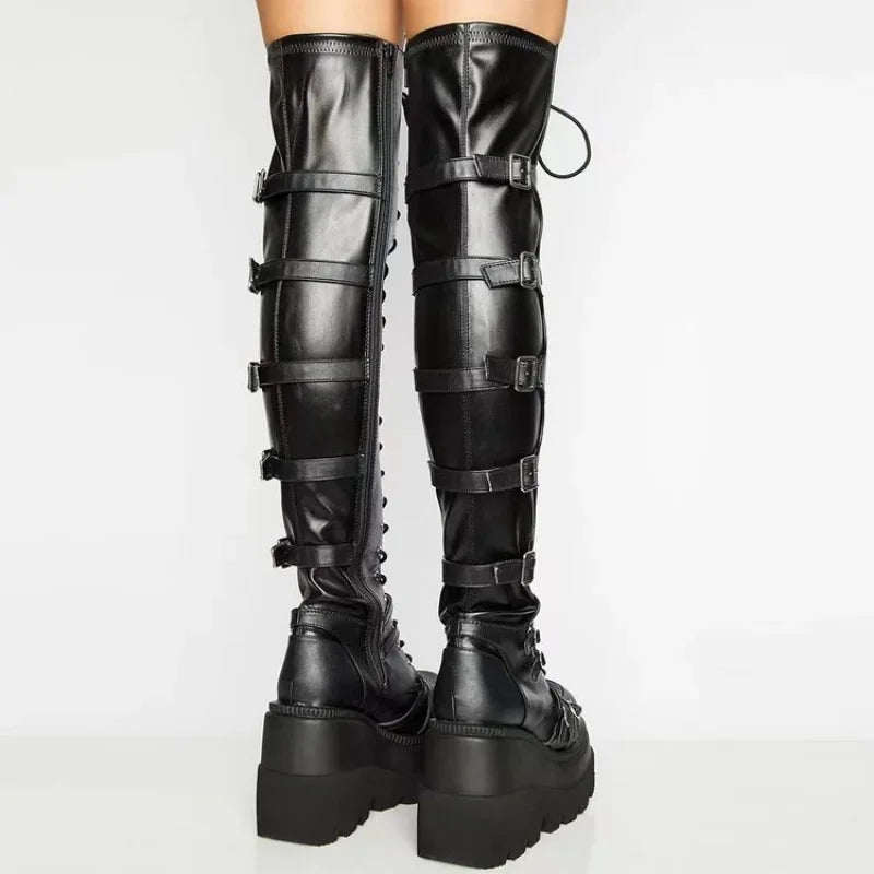 Bottes boucles plate-forme compensées talons hauts