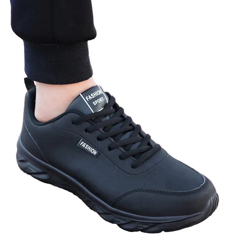 Basket de course légères et larges en cuir noir pour homme