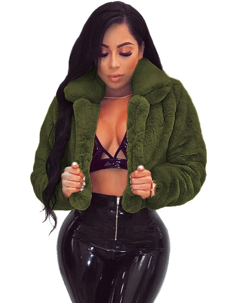 Manteaux courtes en fausse fourrure pour femmes