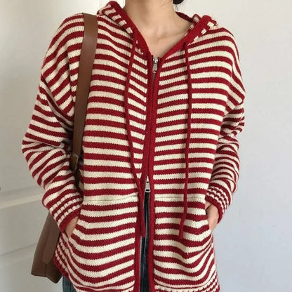 Pull à capuche à rayures pour femme