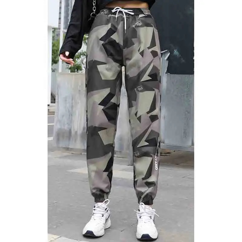 Pantalon de sport camouflage pour femme