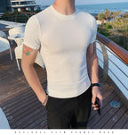 T-shirt à rayures fines pour hommes