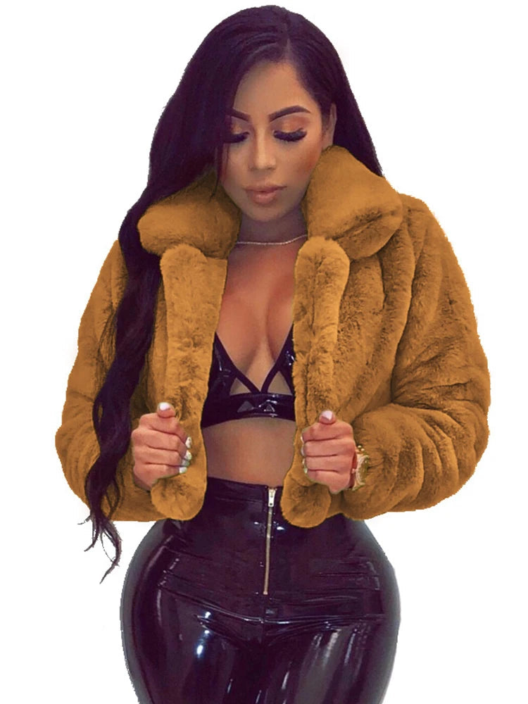 Manteaux courtes en fausse fourrure pour femmes