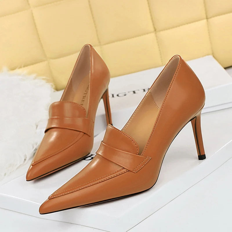 Chaussures à talons fins bout pointu pour femmes