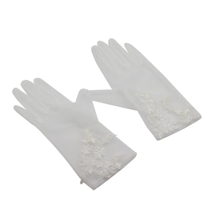 Gants blancs en dentelle de tulle doux faits à la main pour femmes