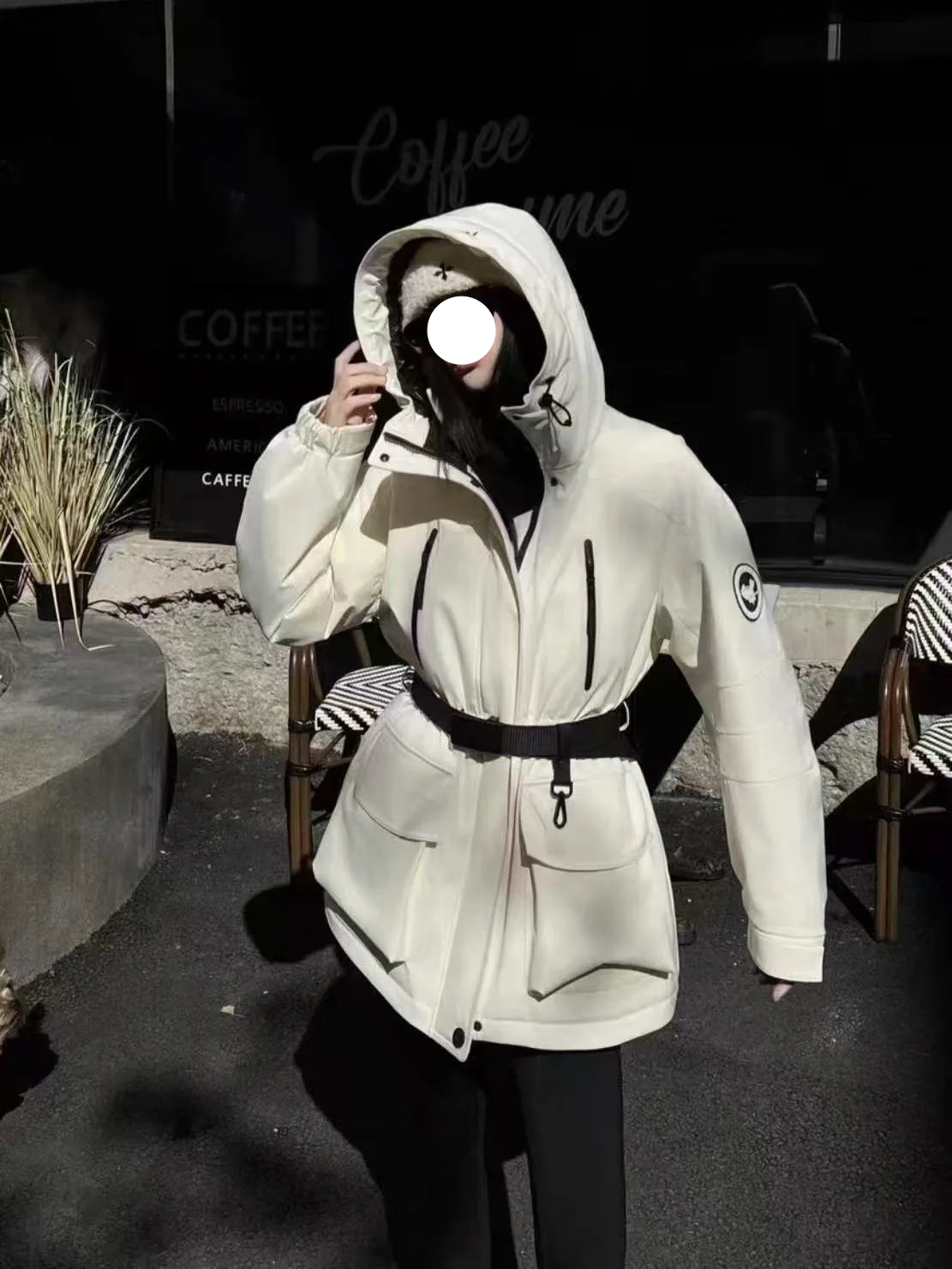 Doudoune à capuche tendance avec ceinture pour femme,