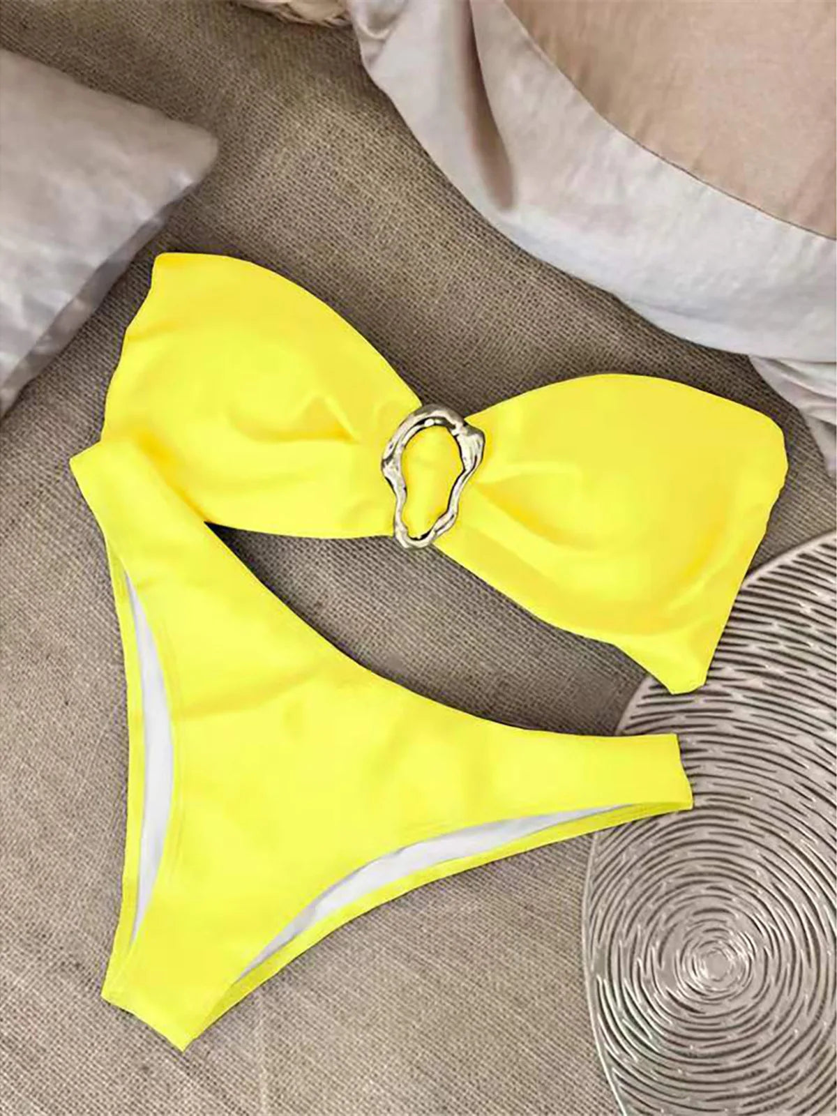 Maillot de bain deux pièces bandeau avec anneau métallique pour femmes