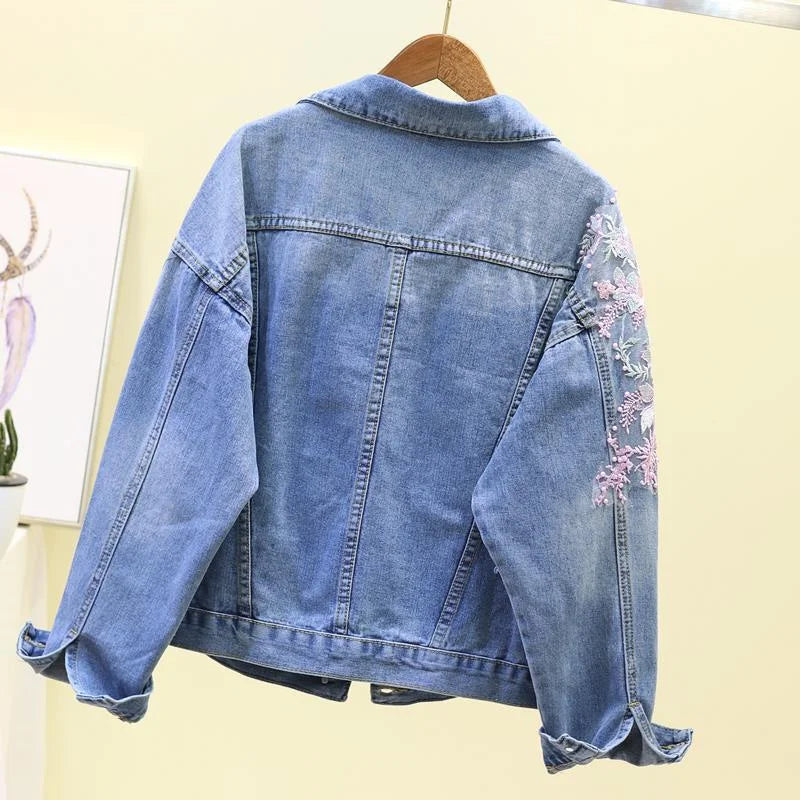 Veste courte en jean brodée pour femmes