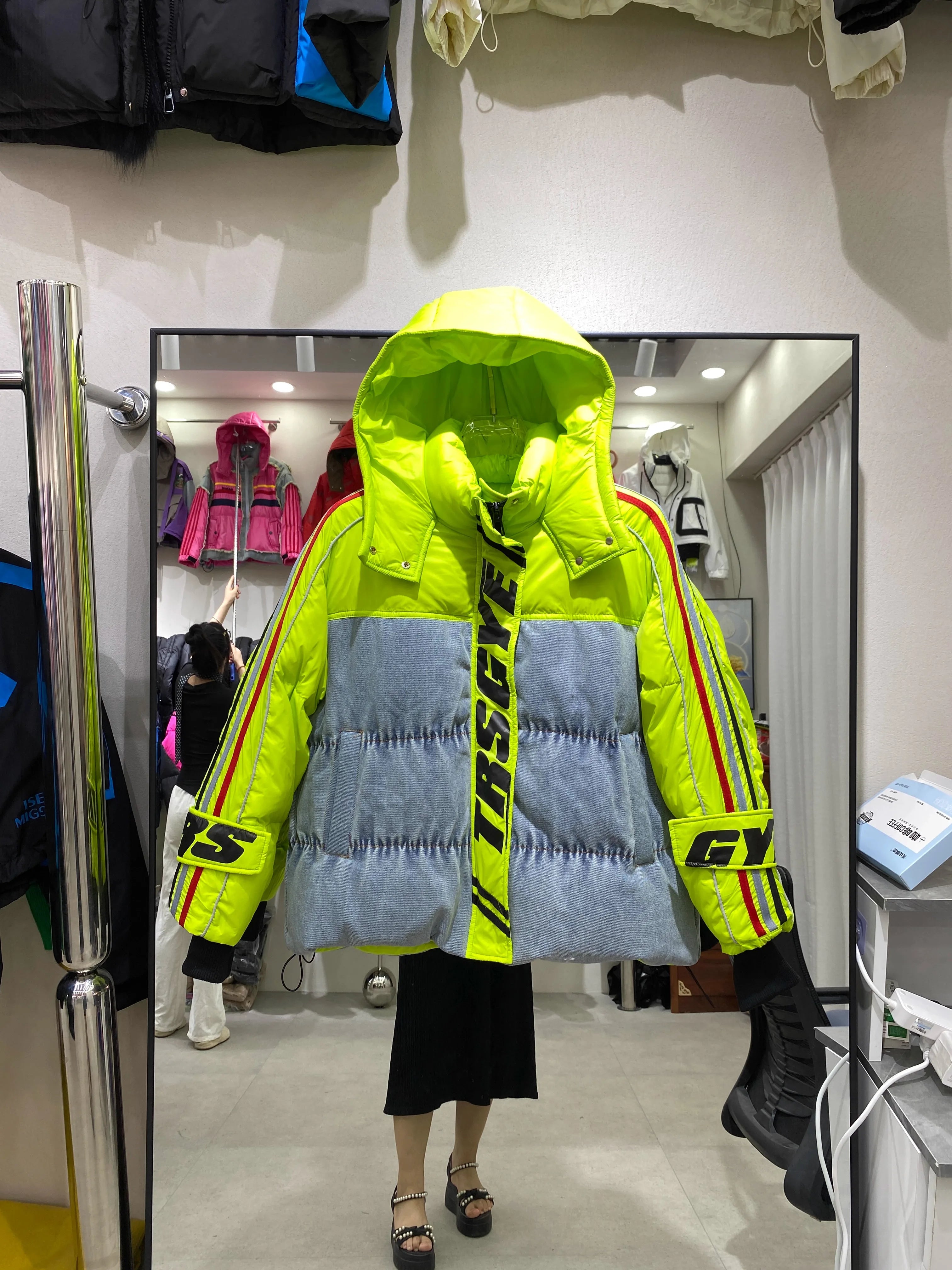 Doudoune courte en denim pour femme