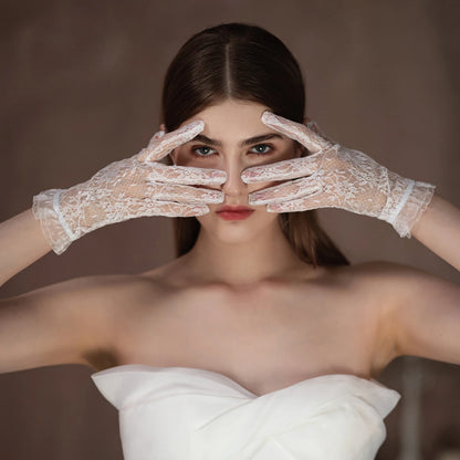 Gants en dentelle vintage pour mariage, bord à volants, blanc, poignet court