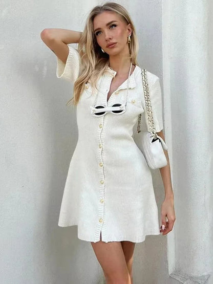 Mini robe blanche élégante pour femme