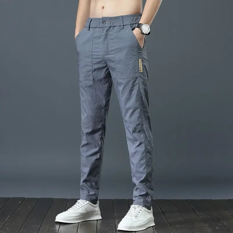 Pantalon décontracté ultra-fin en soie glacée pour homme