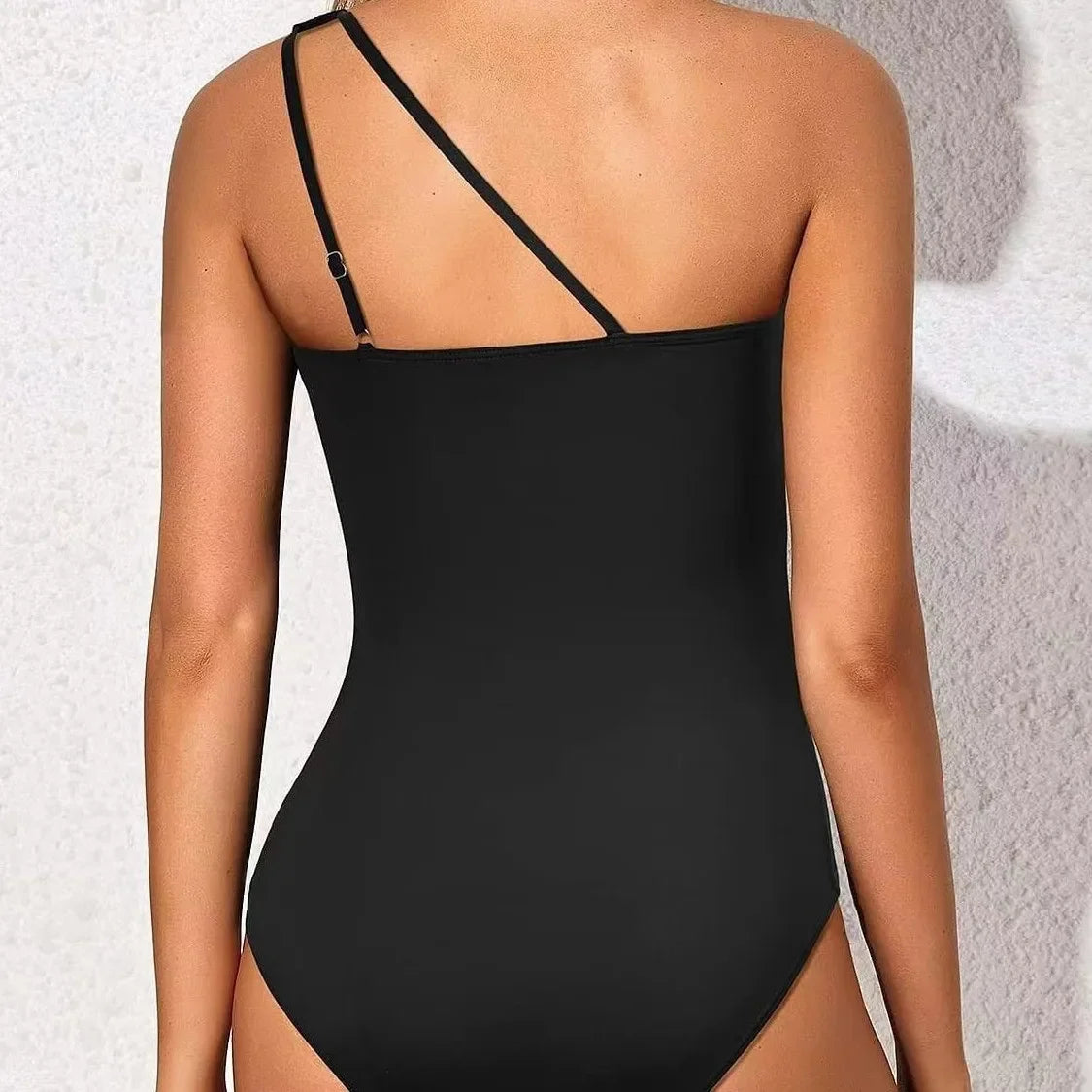 Maillot de bain une pièce asymétrique épaule dénudée pour femmes