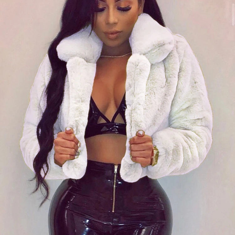 Manteaux courtes en fausse fourrure pour femmes