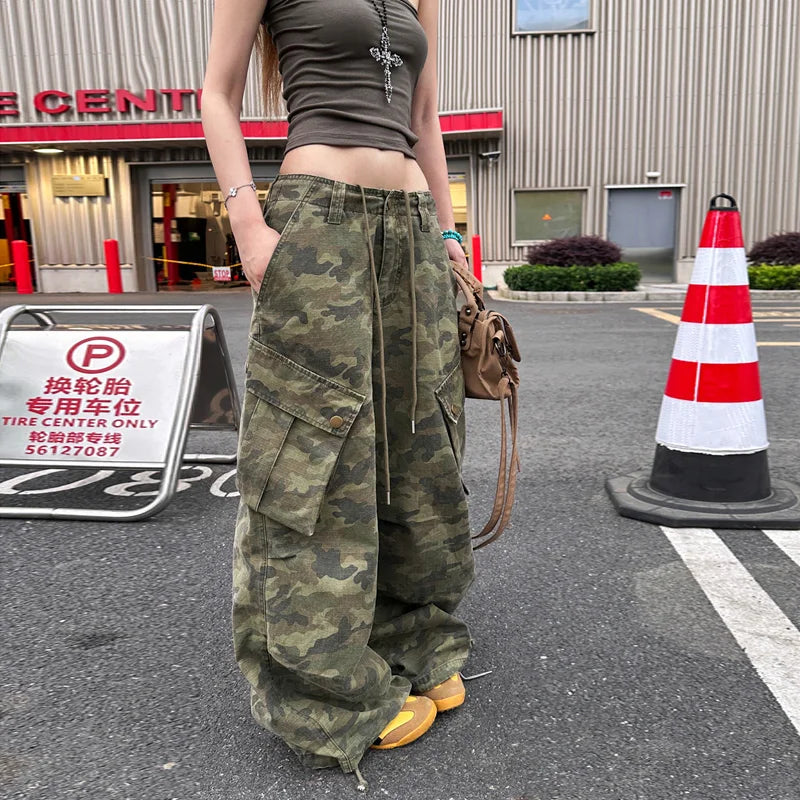 Pantalon cargo en denim à cordon de serrage imprimé camouflage pour femmes