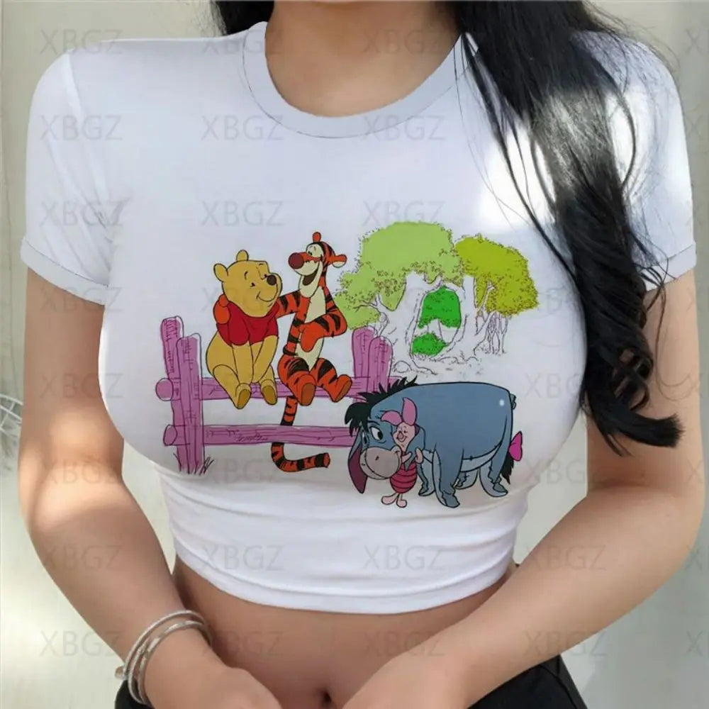 T-shirt Disney Winnie Ourson pour femmes haut court