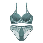 Ensemble de lingerie avec broderie épaisse pour femmes