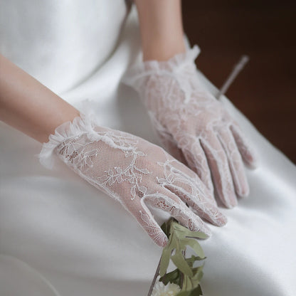 Gants de Demoiselle d'Honneur Courts et Blancs en Tulle à Bords Volants, Appliqués en Dentelle