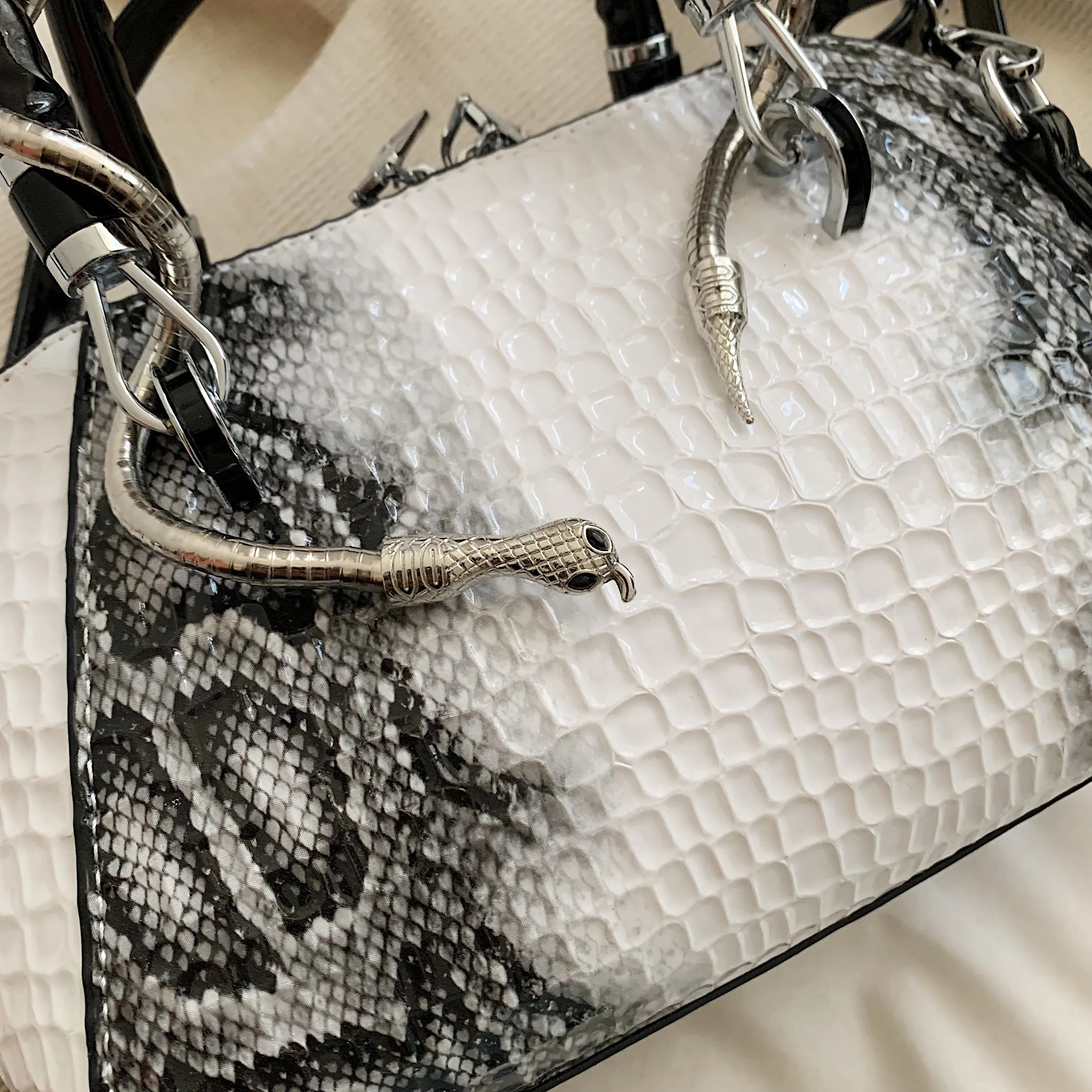 Sac à bandoulière motif crocodile pour femme