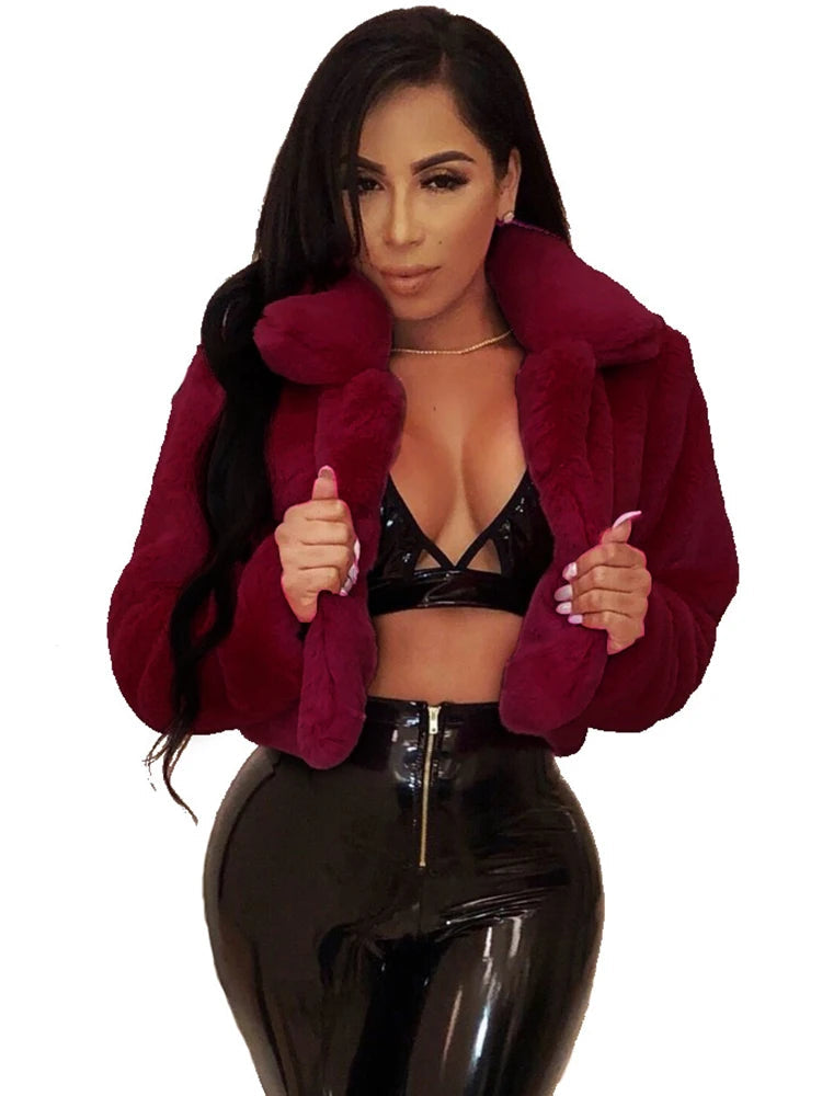 Manteaux courtes en fausse fourrure pour femmes