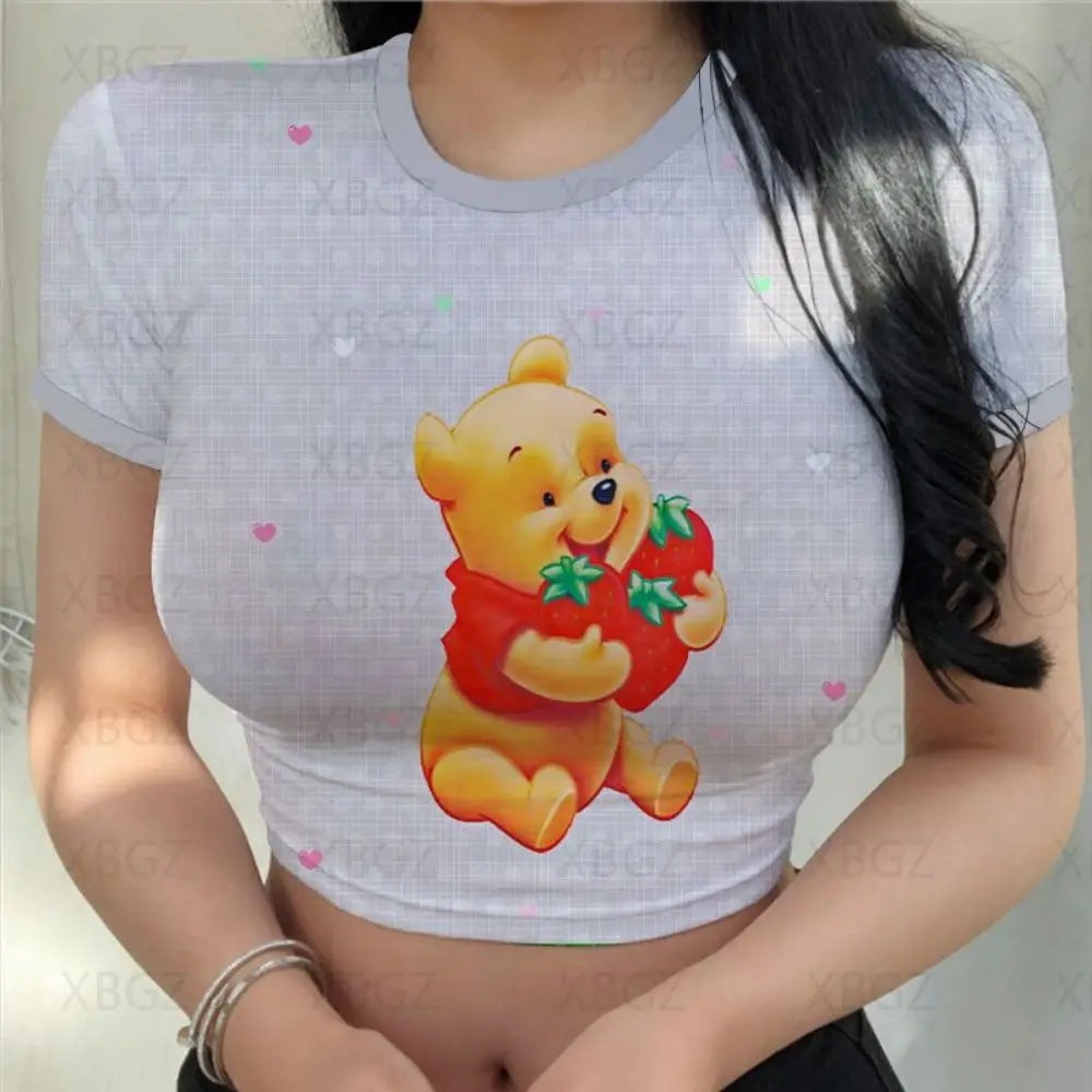 T-shirt Disney Winnie pour femmes haut court