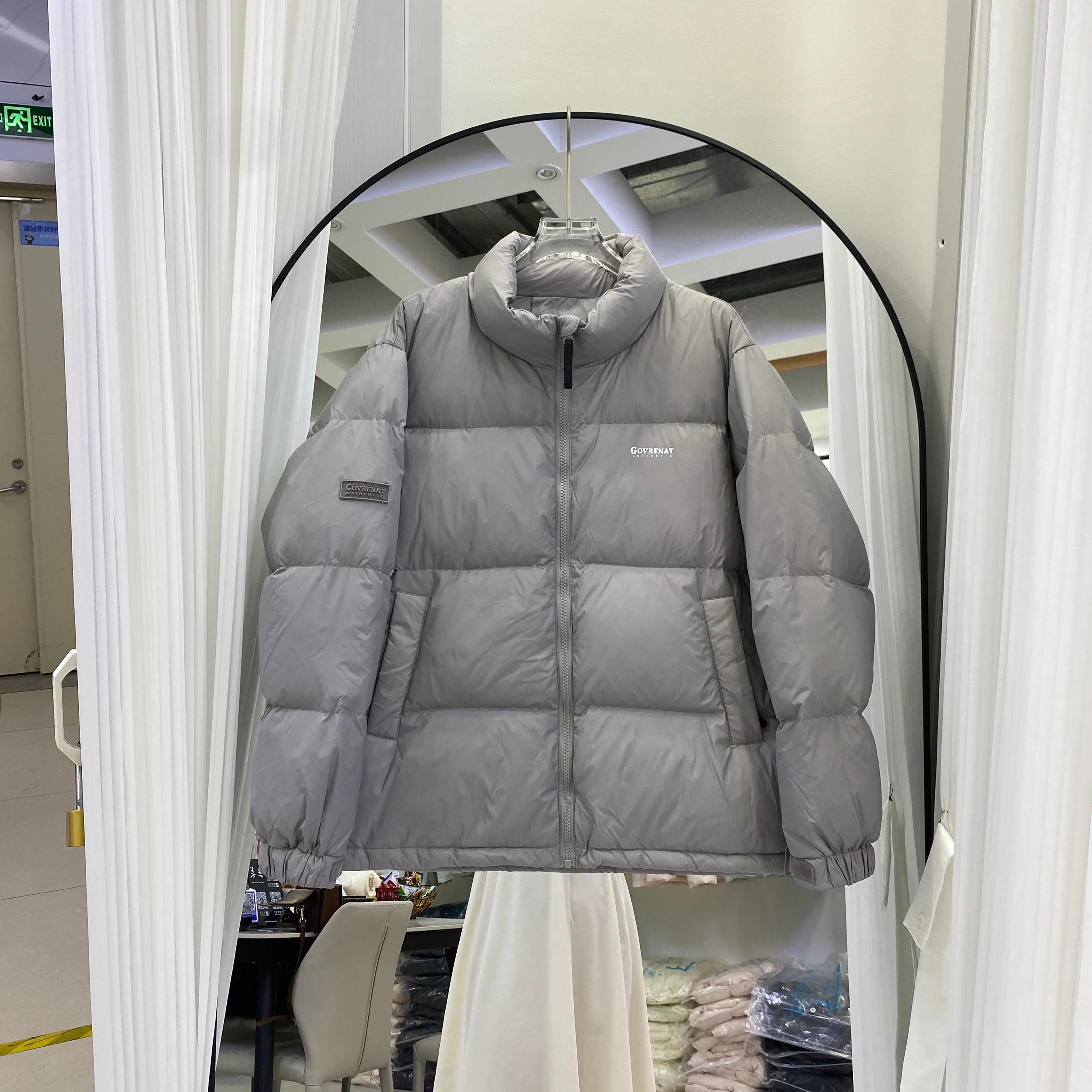 Doudoune courte et ample à col vertical pour homme et femme