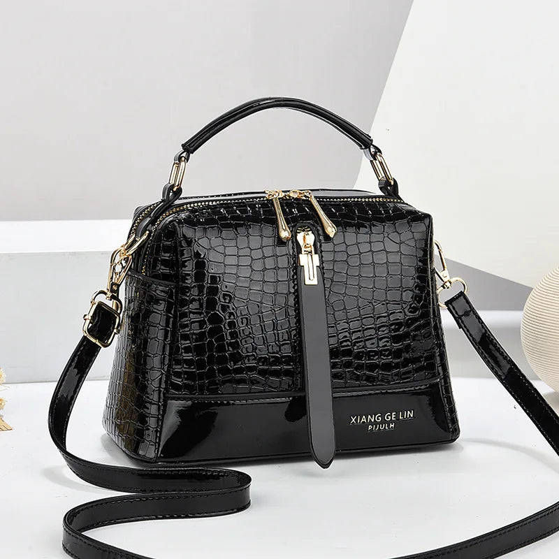 Sac à bandoulière en cuir brillant pour femme