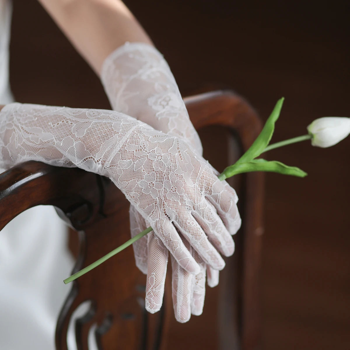 Gants en dentelle de tulle uni pour femmes, longs doigts blancs,