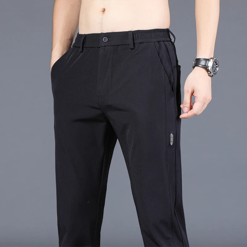 Pantalon fin en soie glacée pour hommes