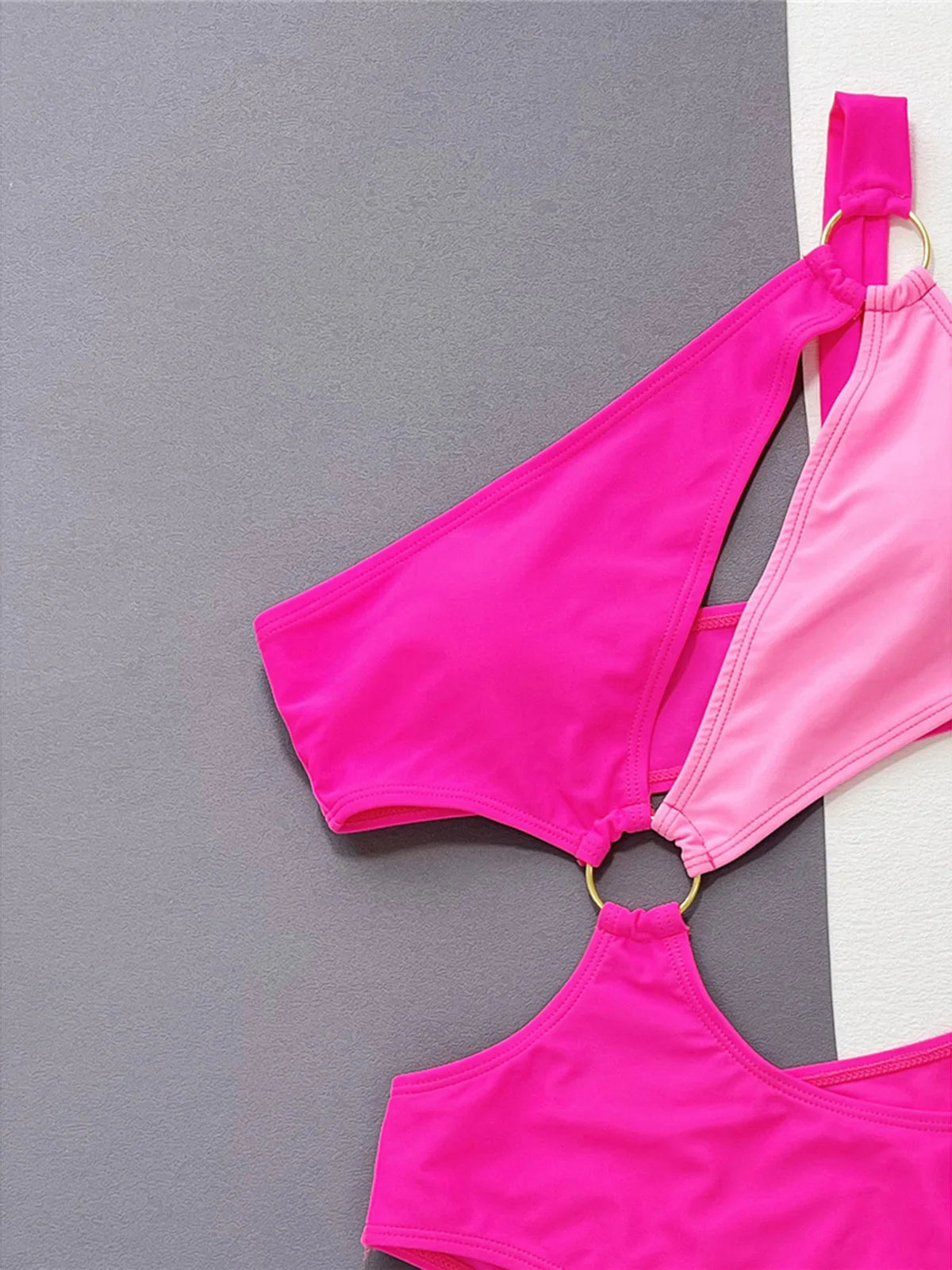 Maillot de bain une pièce asymétrique à une épaule pour femme