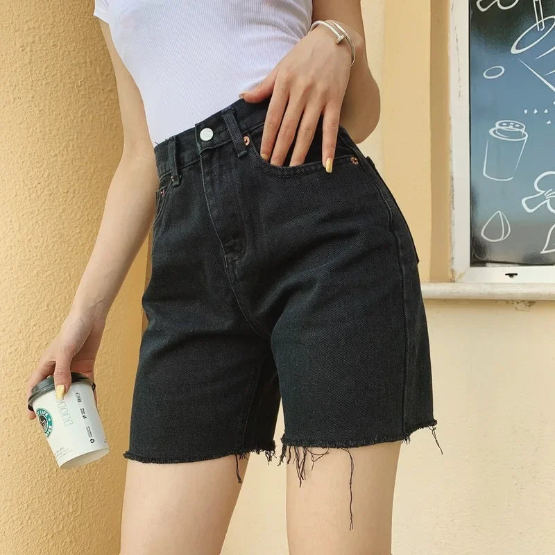 Short en jean taille haute à jambes larges pour femme, avec pompon