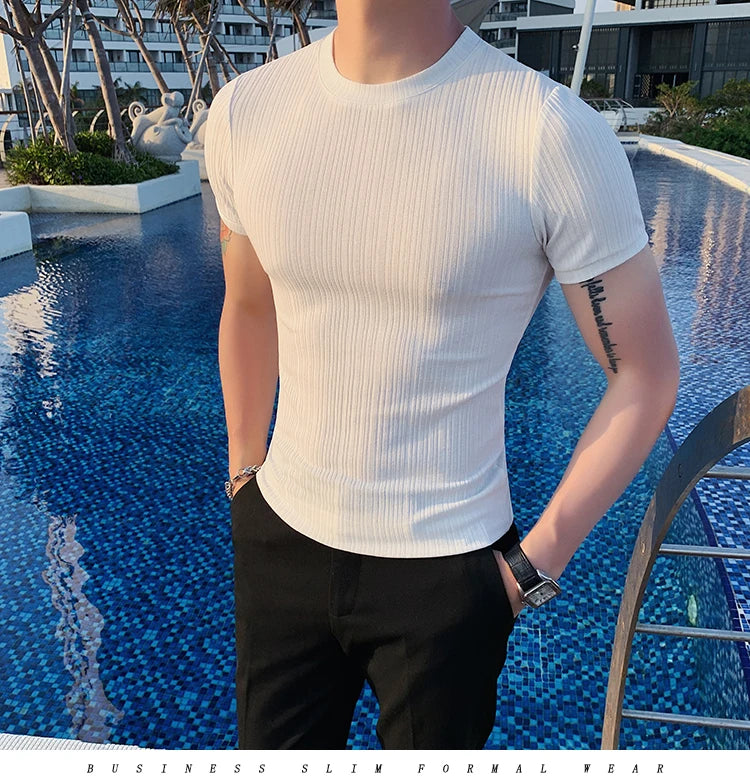 T-shirt à rayures fines pour hommes