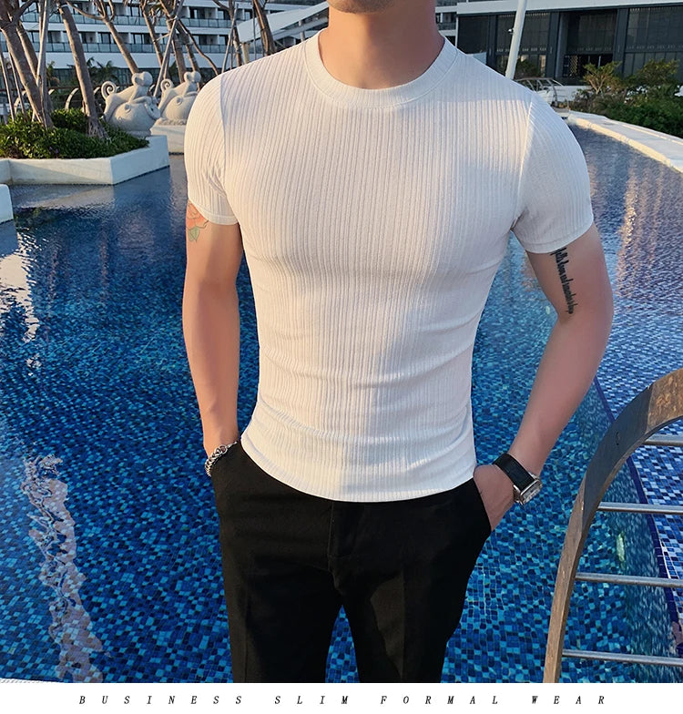 T-shirt à rayures fines pour hommes